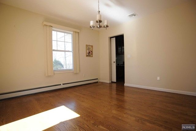 863 Bogert Road, River Edge, NJ 07661