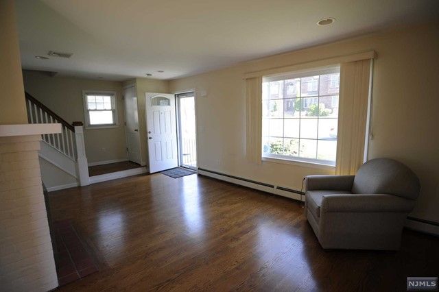 863 Bogert Road, River Edge, NJ 07661