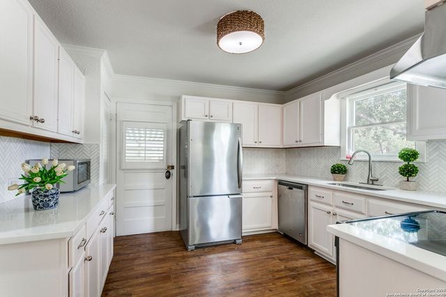 112 Bryn Mawr Dr, San Antonio, TX 78209