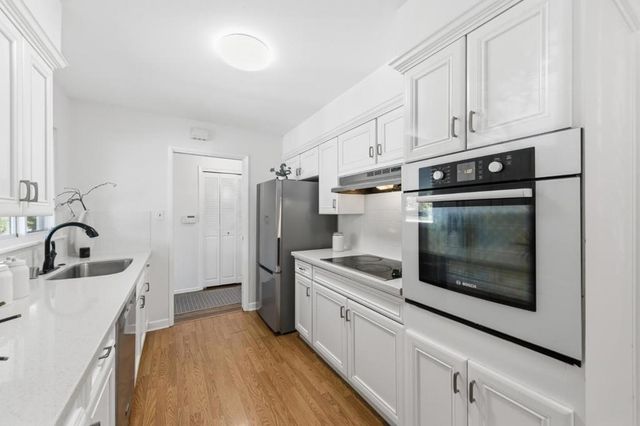 681 Emerald Hill Road, Redwood City, CA 94061