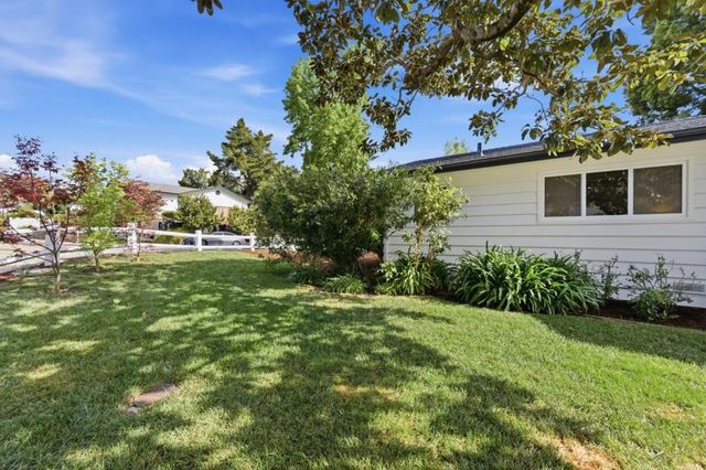 681 Emerald Hill Road, Redwood City, CA 94061