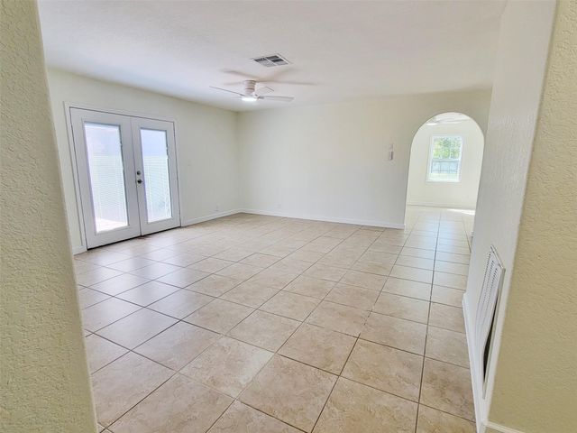 519 N Shady Lane, La Porte, TX 77571