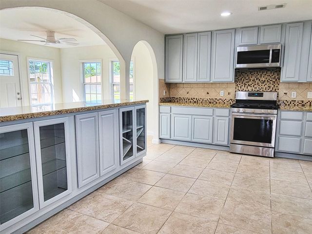 519 N Shady Lane, La Porte, TX 77571