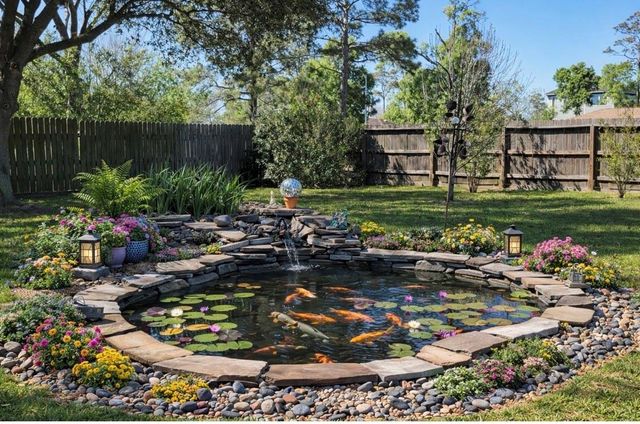 519 N Shady Lane, La Porte, TX 77571