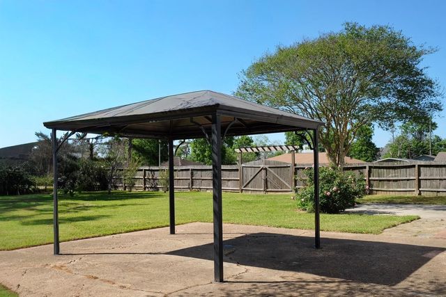 519 N Shady Lane, La Porte, TX 77571