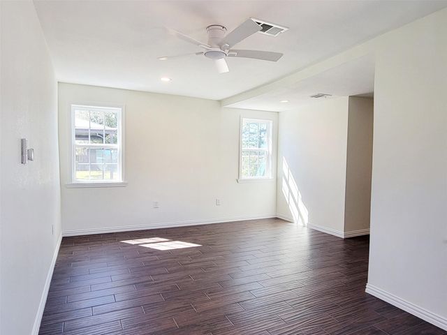 519 N Shady Lane, La Porte, TX 77571