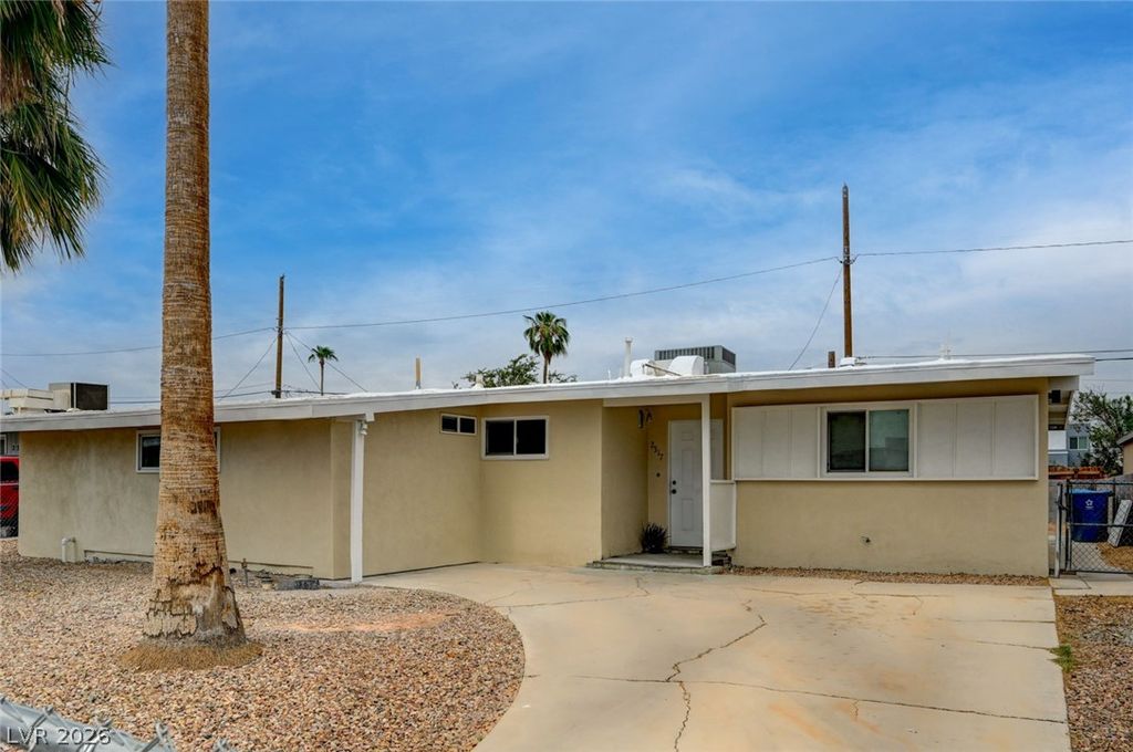 2317 Howard Drive, Las Vegas, NV 89104 — photo 2