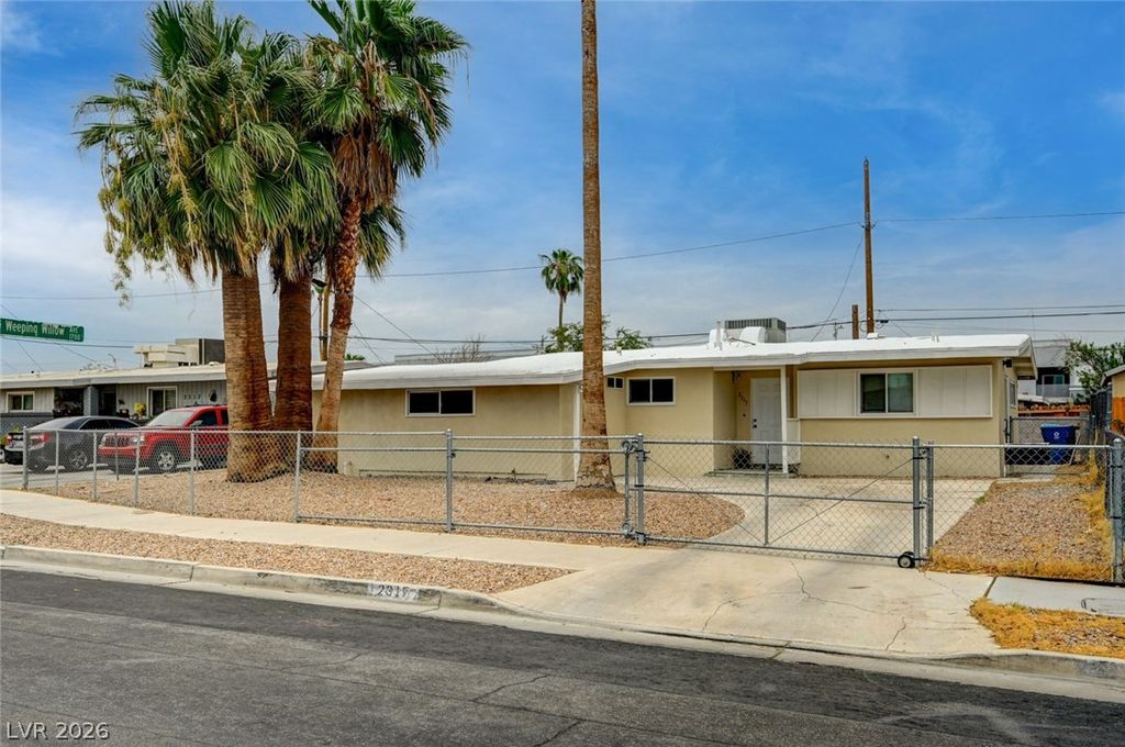 2317 Howard Drive, Las Vegas, NV 89104 — photo 5