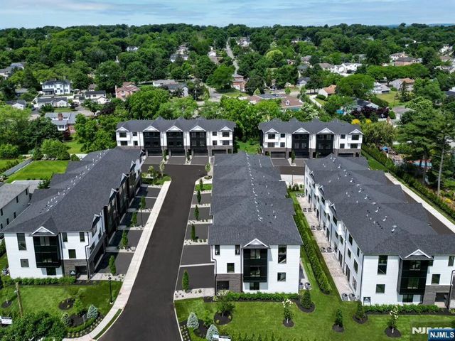 28 Skye Drive, Paramus, NJ 07652