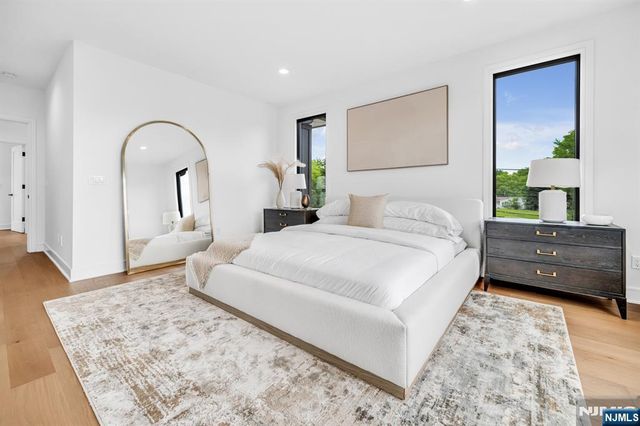 28 Skye Drive, Paramus, NJ 07652