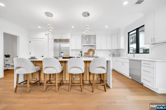 28 Skye Drive, Paramus, NJ 07652