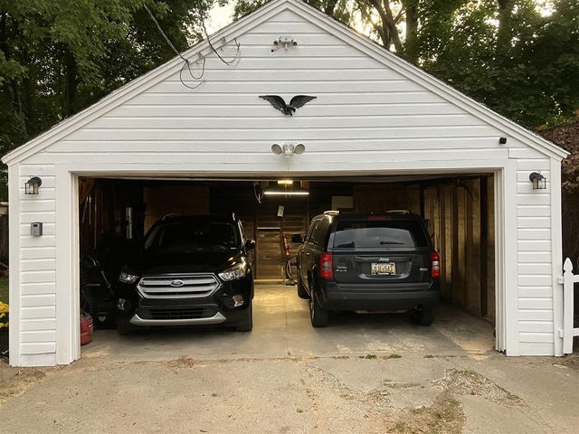 2436 Madison Avenue, Grand Rapids, MI 49507