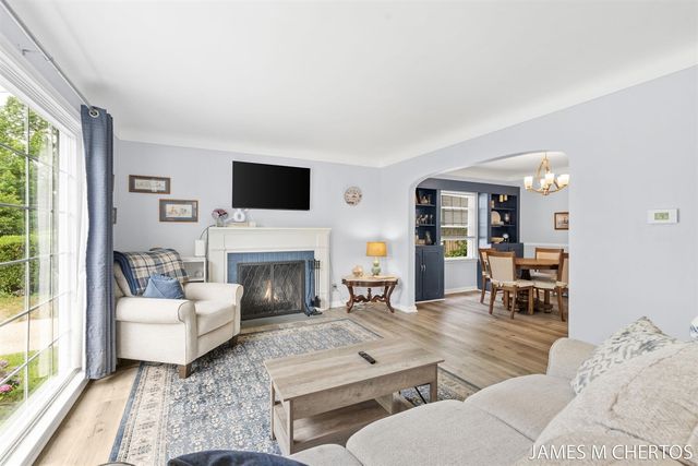 2436 Madison Avenue, Grand Rapids, MI 49507