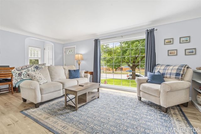 2436 Madison Avenue, Grand Rapids, MI 49507