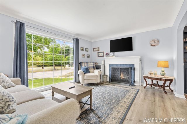 2436 Madison Avenue, Grand Rapids, MI 49507