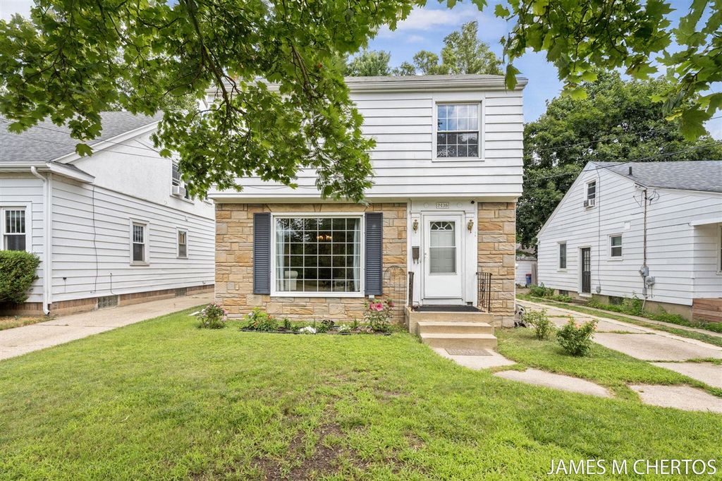 2436 Madison Avenue, Grand Rapids, MI 49507