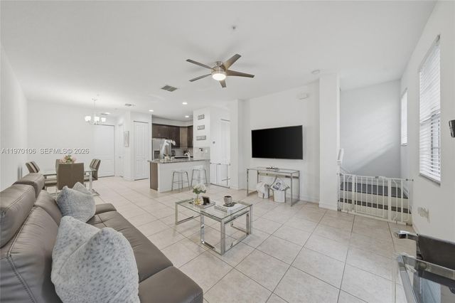 11349 SW 14th St, Pembroke Pines, FL 33025