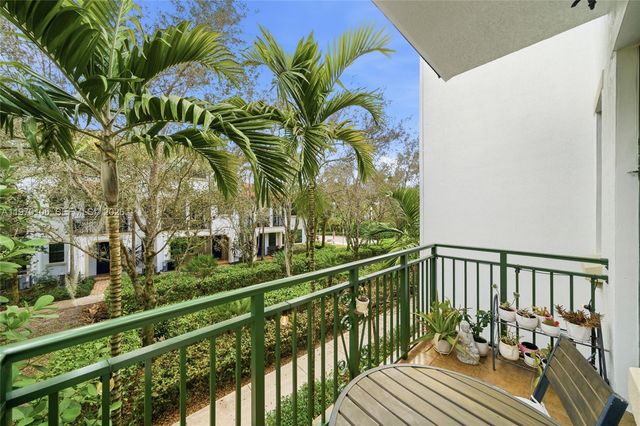 11349 SW 14th St, Pembroke Pines, FL 33025