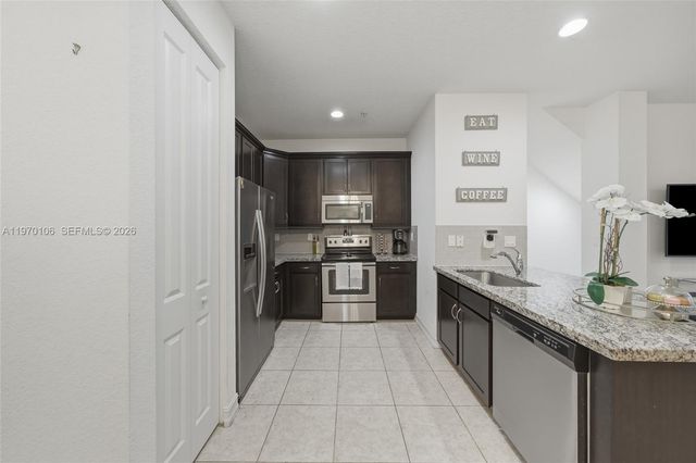 11349 SW 14th St, Pembroke Pines, FL 33025