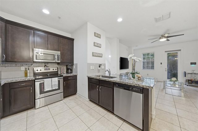 11349 SW 14th St, Pembroke Pines, FL 33025