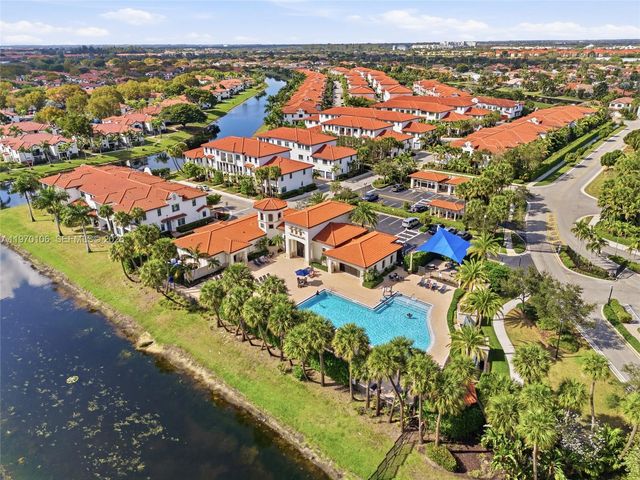 11349 SW 14th St, Pembroke Pines, FL 33025