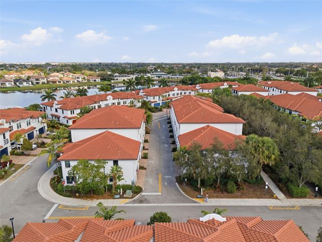 11349 SW 14th St, Pembroke Pines, FL 33025