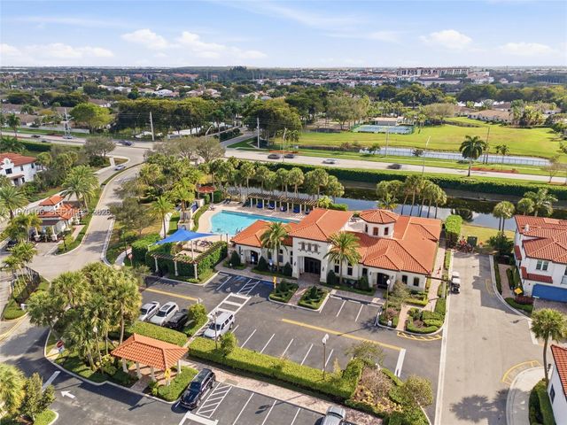 11349 SW 14th St, Pembroke Pines, FL 33025