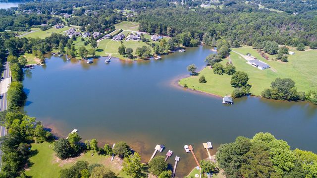 423 Coggins Shore Road, Inman, SC 29349