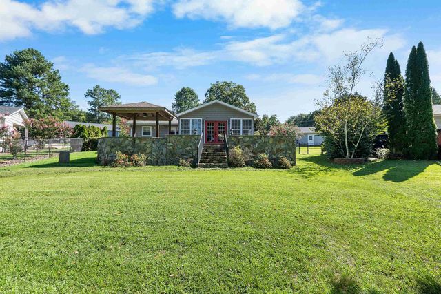 423 Coggins Shore Road, Inman, SC 29349