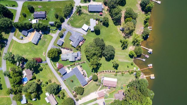 423 Coggins Shore Road, Inman, SC 29349