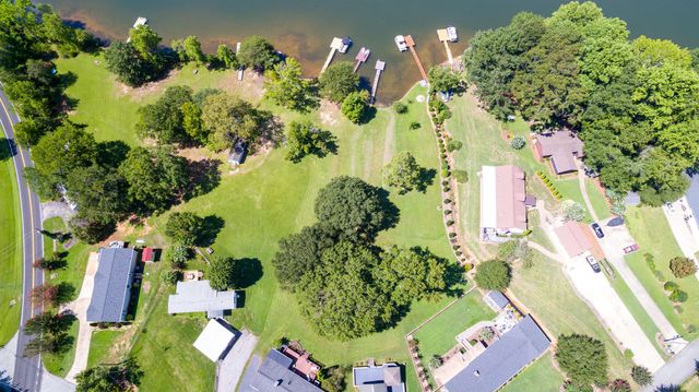 423 Coggins Shore Road, Inman, SC 29349