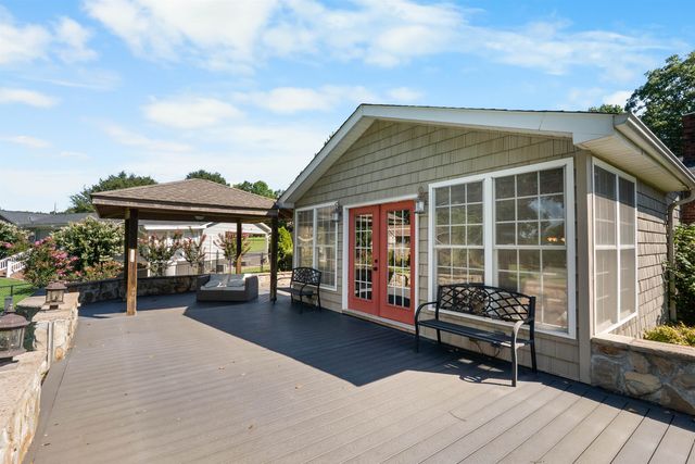 423 Coggins Shore Road, Inman, SC 29349