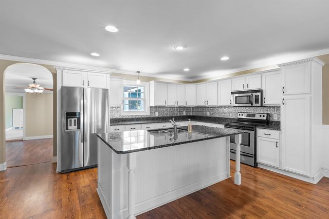 423 Coggins Shore Road, Inman, SC 29349