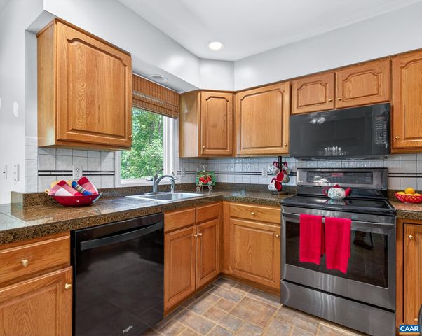 54 AMETHYST RD, Palmyra, VA 22963