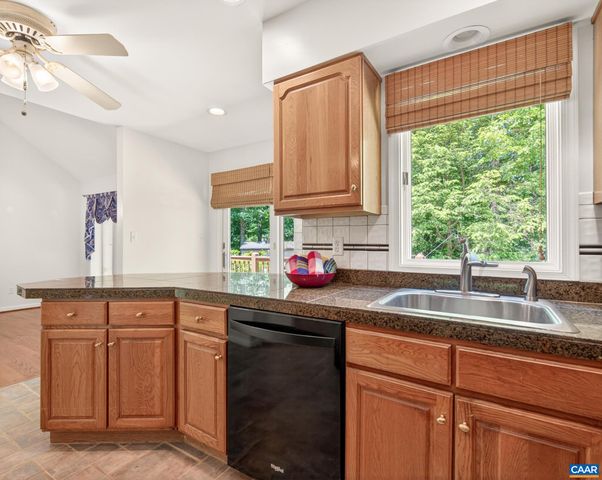 54 AMETHYST RD, Palmyra, VA 22963