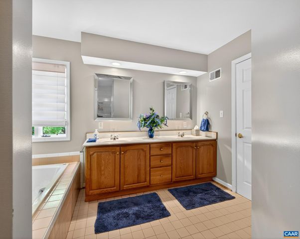 54 AMETHYST RD, Palmyra, VA 22963