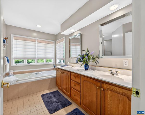 54 AMETHYST RD, Palmyra, VA 22963