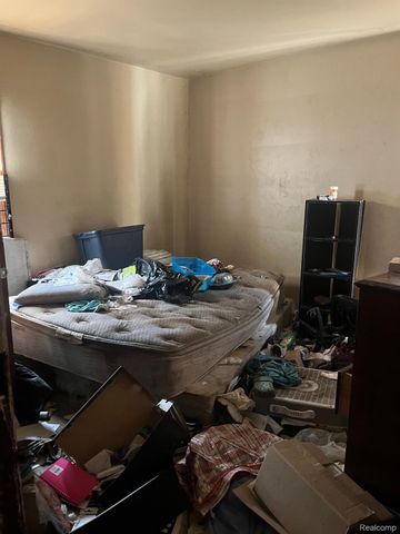 11774 COLLEGE Street, Detroit, MI 48205