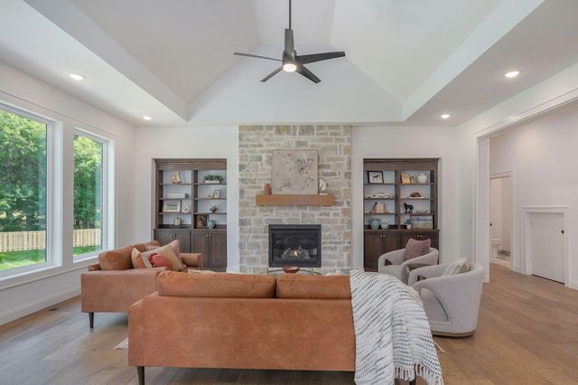 2187 N Silver Charm Avenue, Springfield, MO 65802