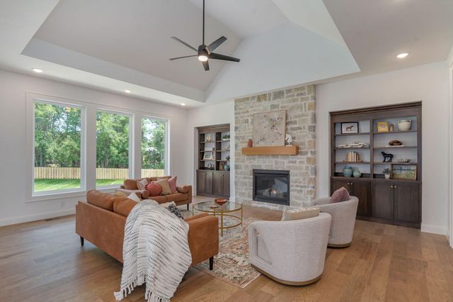 2187 N Silver Charm Avenue, Springfield, MO 65802