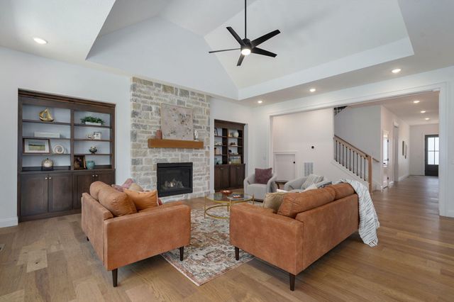 2187 N Silver Charm Avenue, Springfield, MO 65802