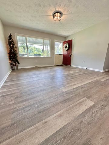 17 Cliffwood DR, Eagle Rock, VA 24085