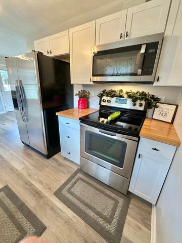 17 Cliffwood DR, Eagle Rock, VA 24085