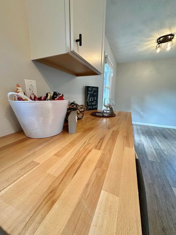 17 Cliffwood DR, Eagle Rock, VA 24085