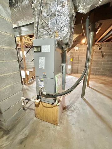 17 Cliffwood DR, Eagle Rock, VA 24085