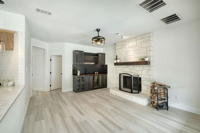 1525 County Road 262, Georgetown, TX 78633
