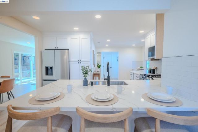 3672 Sanford St, Concord, CA 94520