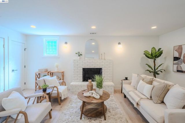 3672 Sanford St, Concord, CA 94520