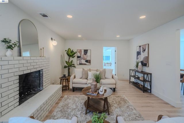 3672 Sanford St, Concord, CA 94520