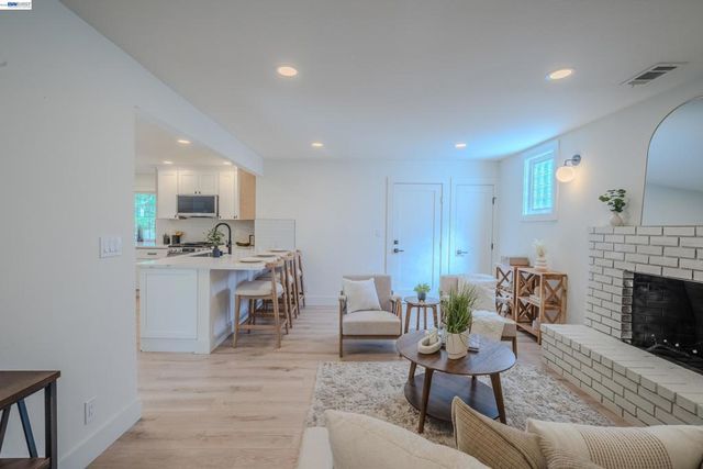 3672 Sanford St, Concord, CA 94520